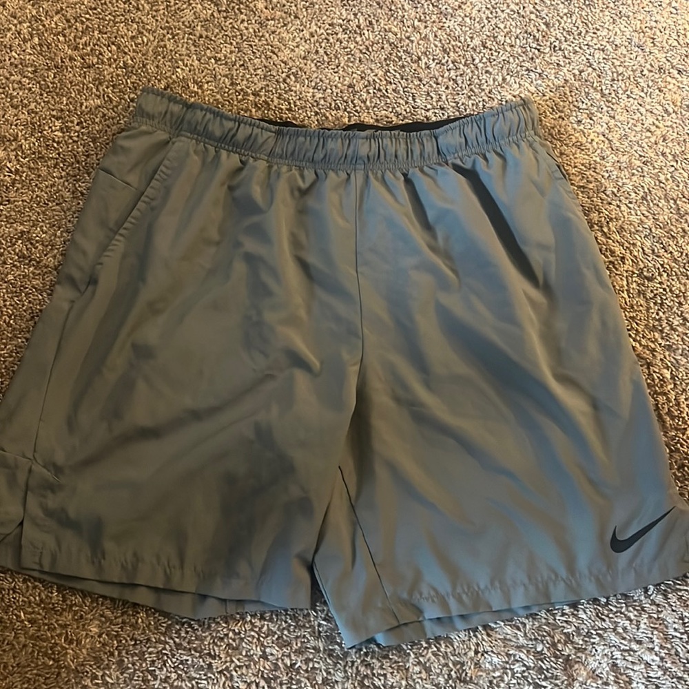 Nike Men's Dri-Fit 9in Woven Training Shorts